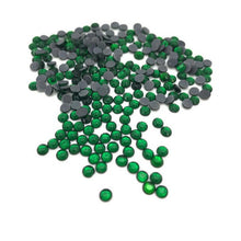Load image into Gallery viewer, Emerald Hotfix Rhinestones SS12 https://www.artbeecrafts.com/products/emerald-glass-hotfix-rhinestones-ss16 Hotfix Rhinestones are one of the easiest ways to add sparkle to your apparel designs, purses, cell phones, belts, dolls, scrapbooks, nail art, tumblers and much more! Stones are heat set and already have glue on the back. Easy to apply with hot fix applicator or a household iron.