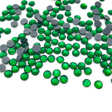 Load image into Gallery viewer, Emerald Hotfix Rhinestones SS12 https://www.artbeecrafts.com/products/emerald-glass-hotfix-rhinestones-ss16 Hotfix Rhinestones are one of the easiest ways to add sparkle to your apparel designs, purses, cell phones, belts, dolls, scrapbooks, nail art, tumblers and much more! Stones are heat set and already have glue on the back. Easy to apply with hot fix applicator or a household iron.